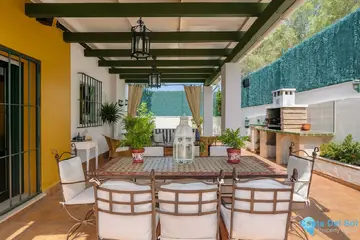 3 bedroom Apartment for Sale in New Golden Mile