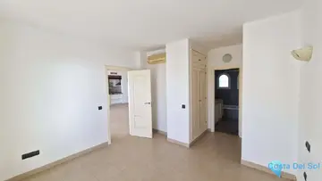 2 bedroom Apartment for Sale in Benalmadena Costa-13477