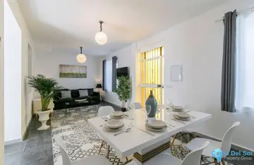 3 bedroom House for Sale in Málaga Centro-73988