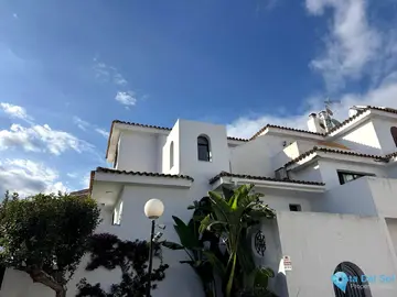 3 bedroom House for Sale in New Golden Mile-74080