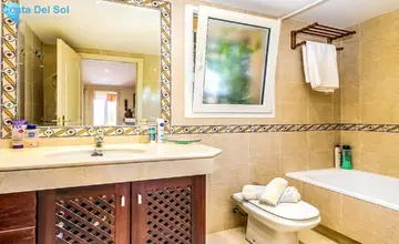 4 bedroom House for Sale in Riviera del Sol-2902