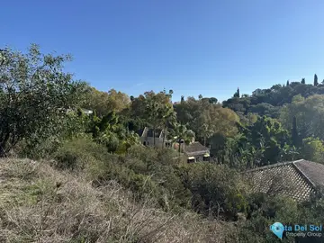 1042m2 Plot for Sale in Elviria-74549