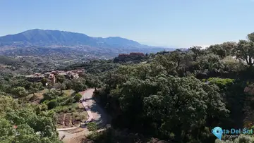 2141m2 Plot for Sale in La Mairena-74725