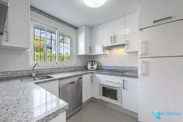 3 bedroom House for Sale in Estepona-75062