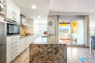 4 bedroom Apartment for Sale in San Pedro de Alcántara-75228
