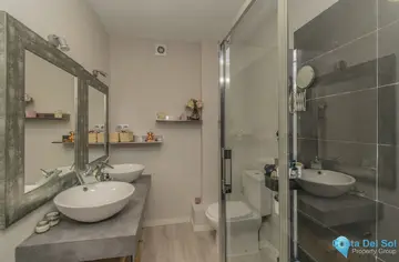 4 bedroom Apartment for Sale in Marbella-75570