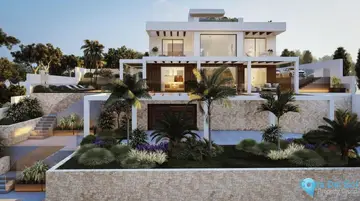 1088m2 Plot for Sale in Elviria-75700
