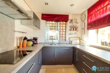 4 bedroom House for Sale in Manilva-76297