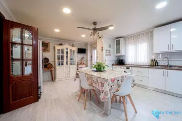 4 bedroom Apartment for Sale in Málaga-76333