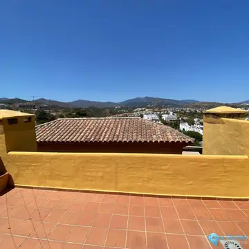 4 bedroom Apartment for Sale in Estepona-76730