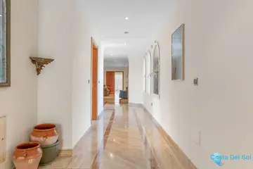 5 bedroom House for Sale in Benahavís-98091