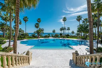 3 bedroom Apartment for Sale in New Golden Mile-98114
