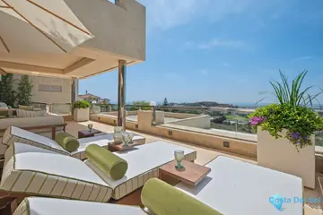 5 bedroom Apartment for Sale in Marbella-98140