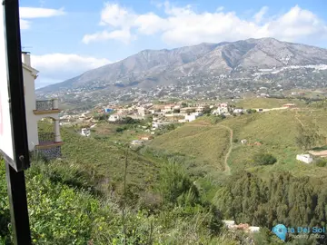 795m2 Plot for Sale in Sierrezuela-98562