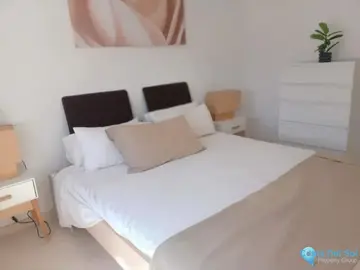 1 bedroom Apartment for Sale in Estepona-100038