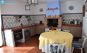4 bedroom House for Sale in Vélez-Málaga-3732