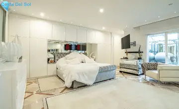 2 bedroom Apartment for Sale in Nueva Andalucía-4003