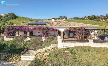 4 bedroom House for Sale in Alozaina-4256