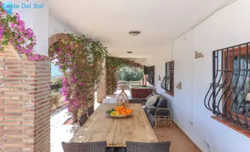 4 bedroom House for Sale in Alozaina-4264