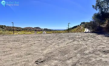 1100m2 Plot for Sale in Benahavís-4562